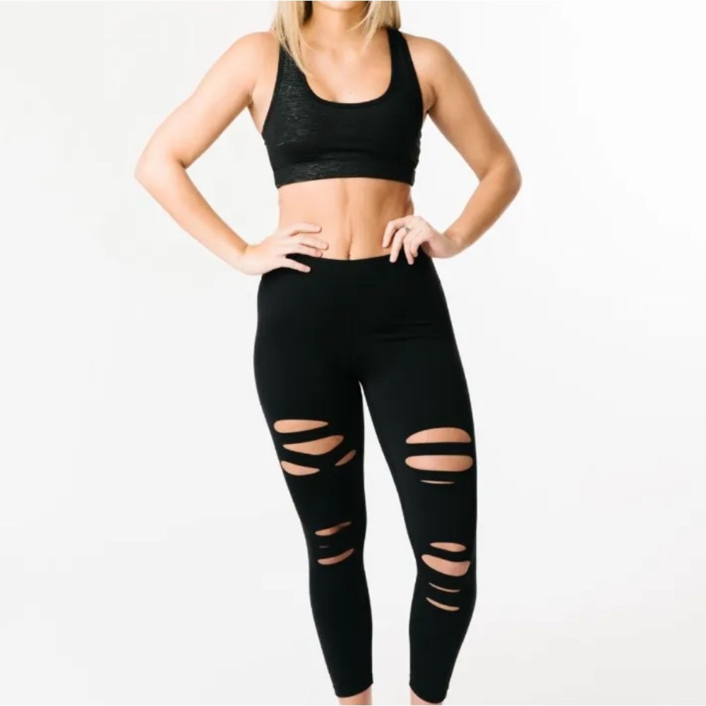 EUC Black Zyia Slash leggings, size 6/8!